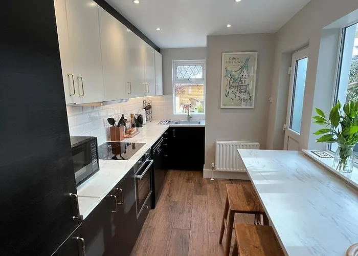 3 Bedroom, 5 Bed Home In The Heart Of Galway